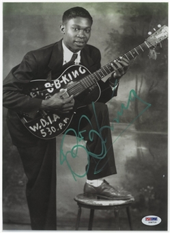 BB King Signed 8 1/2 x 11 Photo (PSA/DNA)